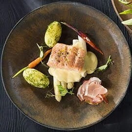 Pečený losos so špargľou v holandskej omáčke